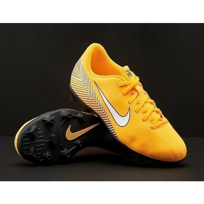 NIKE JR VAPOR 12 CLUB GS NJR FG/MG SCARPE DA CALCIO BAMBINO TERRENI IN ERBA ARANCIONE BIANCO NERO