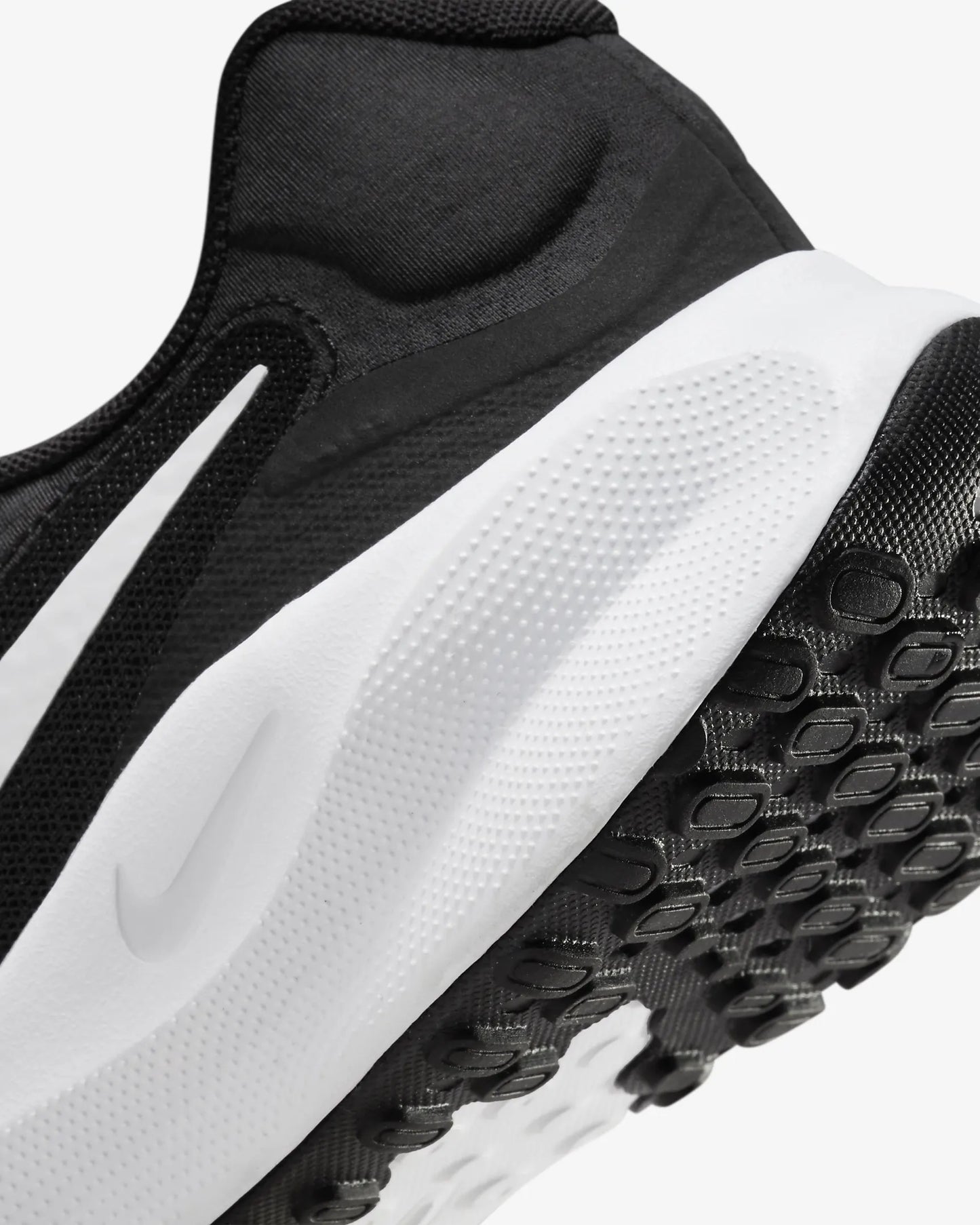 NIKE REVOLUTION 7